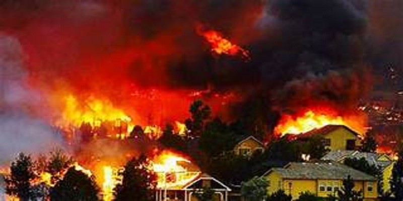 Nhiều ngôi nhà bị đốt cháy